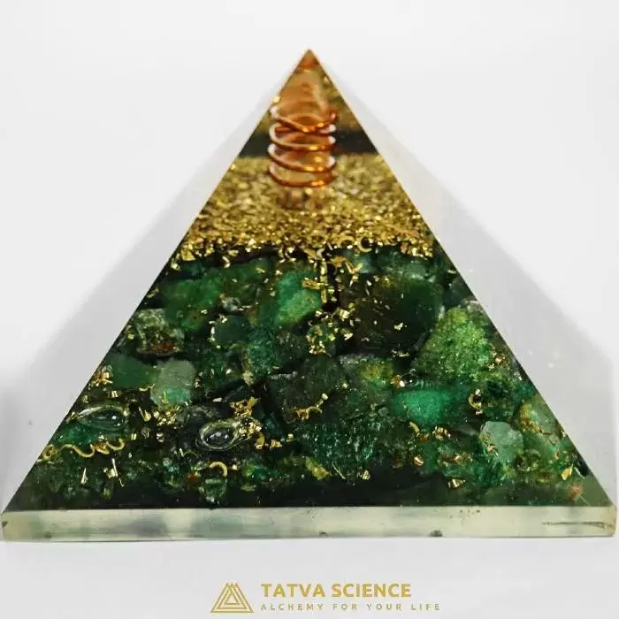 Green Aventurine Orgone Pyramid0